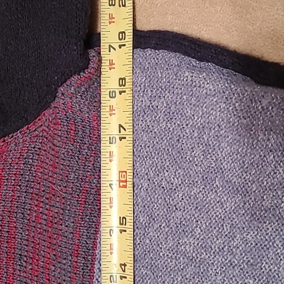 Macy's Hooded Sweater - Picture 9 of 10